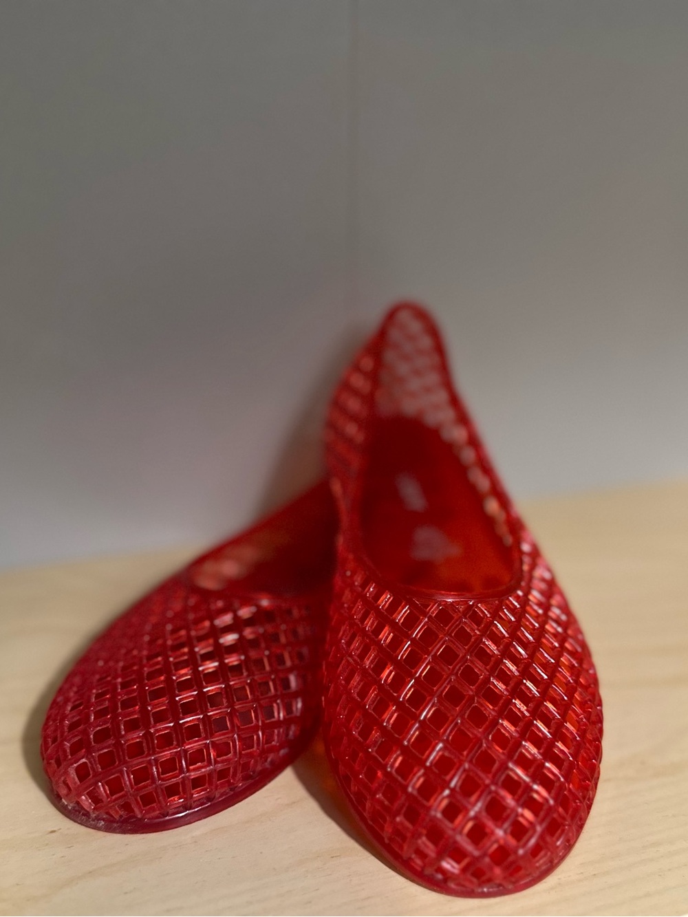 Girls Size 1 Old Navy Red Basket Jelly Flats